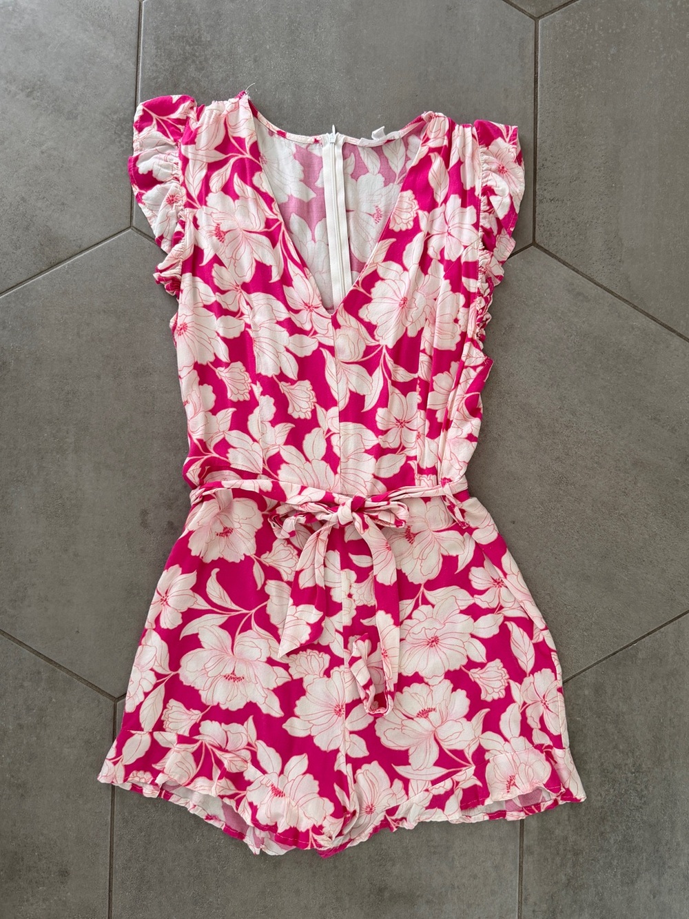 Steve Madden Pink Flower Ruffle Romper Size M